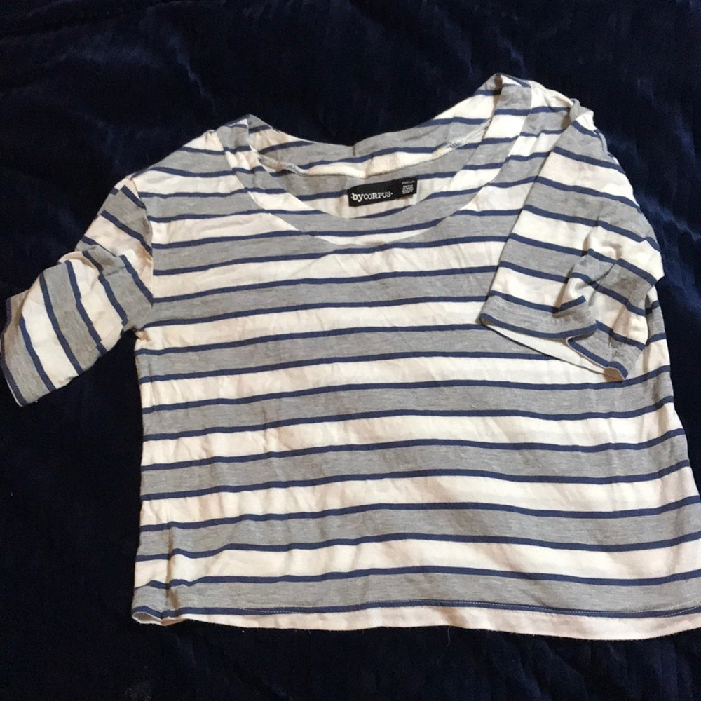 Cropped tee